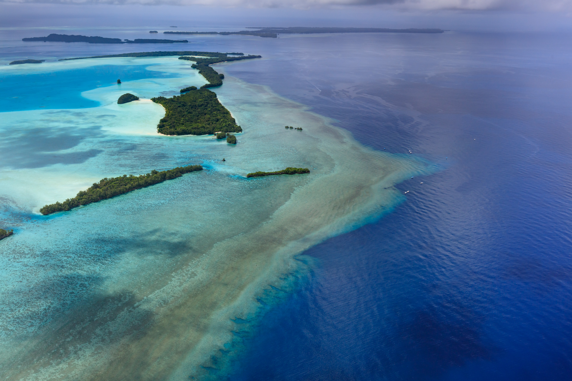 Ilha Ngemelis - Blue Hall e Blue Corner
